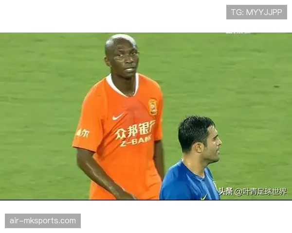 替补席红牌判罚标准解读：哪些行为会直接吃到红牌？